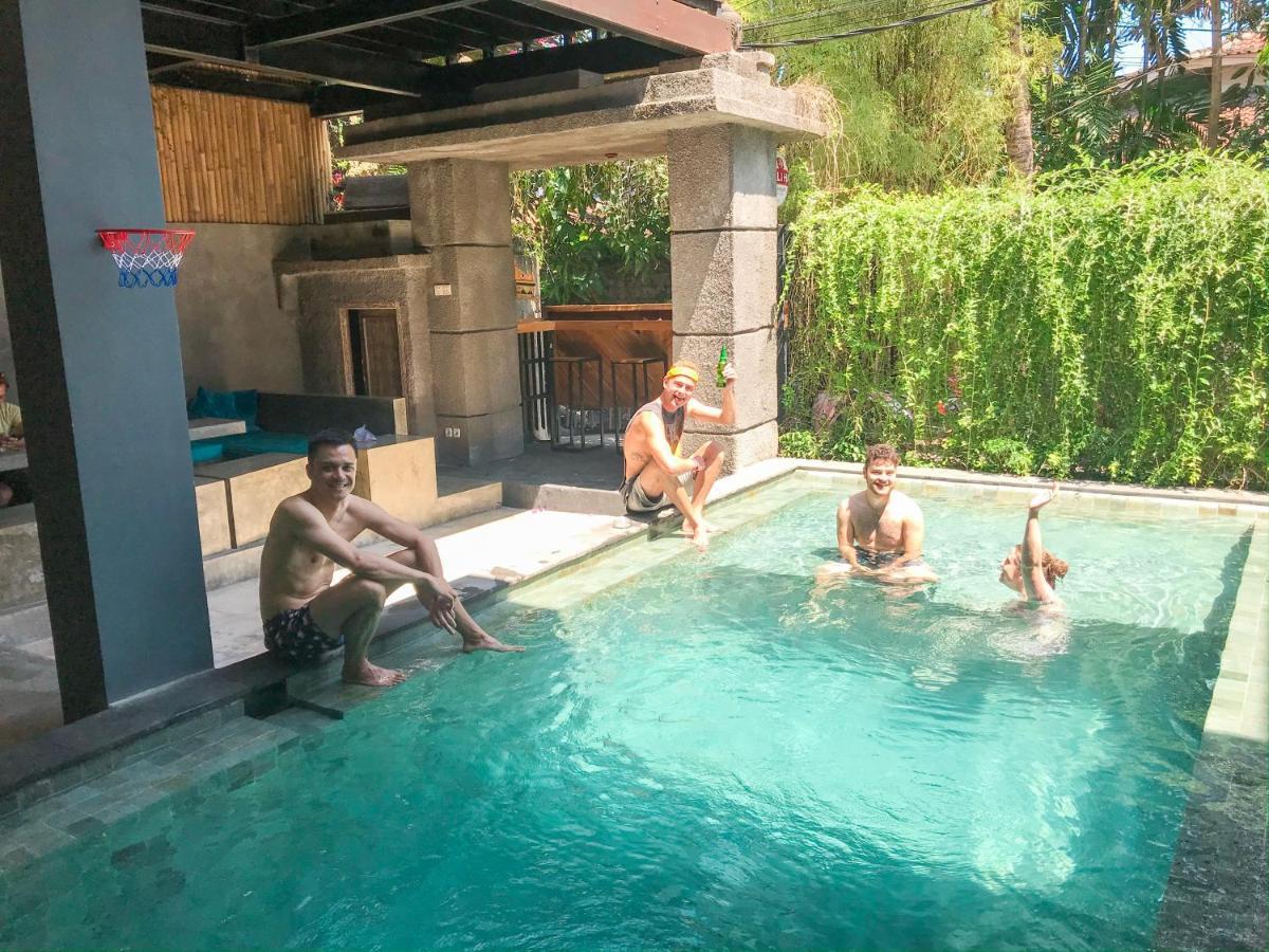 スミニャック Stellar Capsulesホステル エクステリア 写真 Villa in Bali